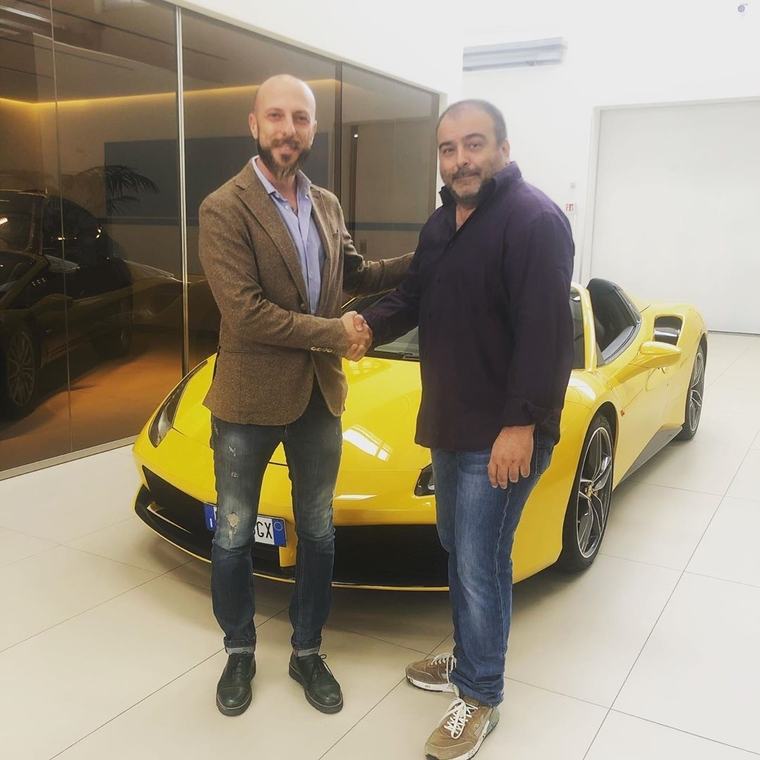 Ferrari 488 Gialla, consegnata al cliente